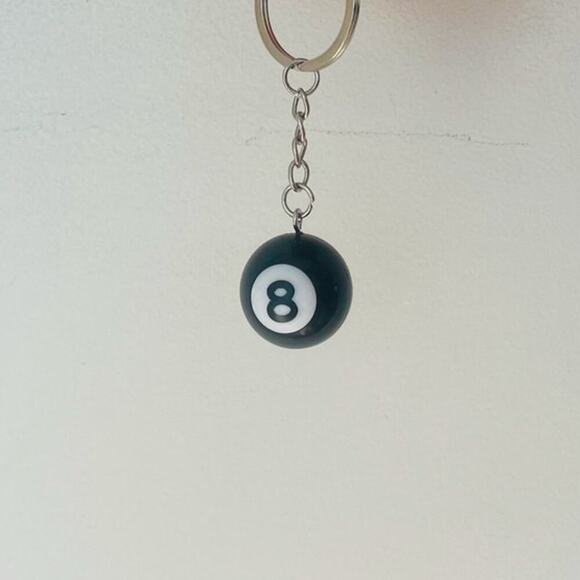 Y2k 2000s black 8-ball keyring for keychain - Picture 7 of 7